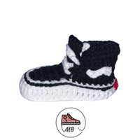 Baby Crochet MB- V SKI Black And White (0-12 Month's) - MumyBuddy
